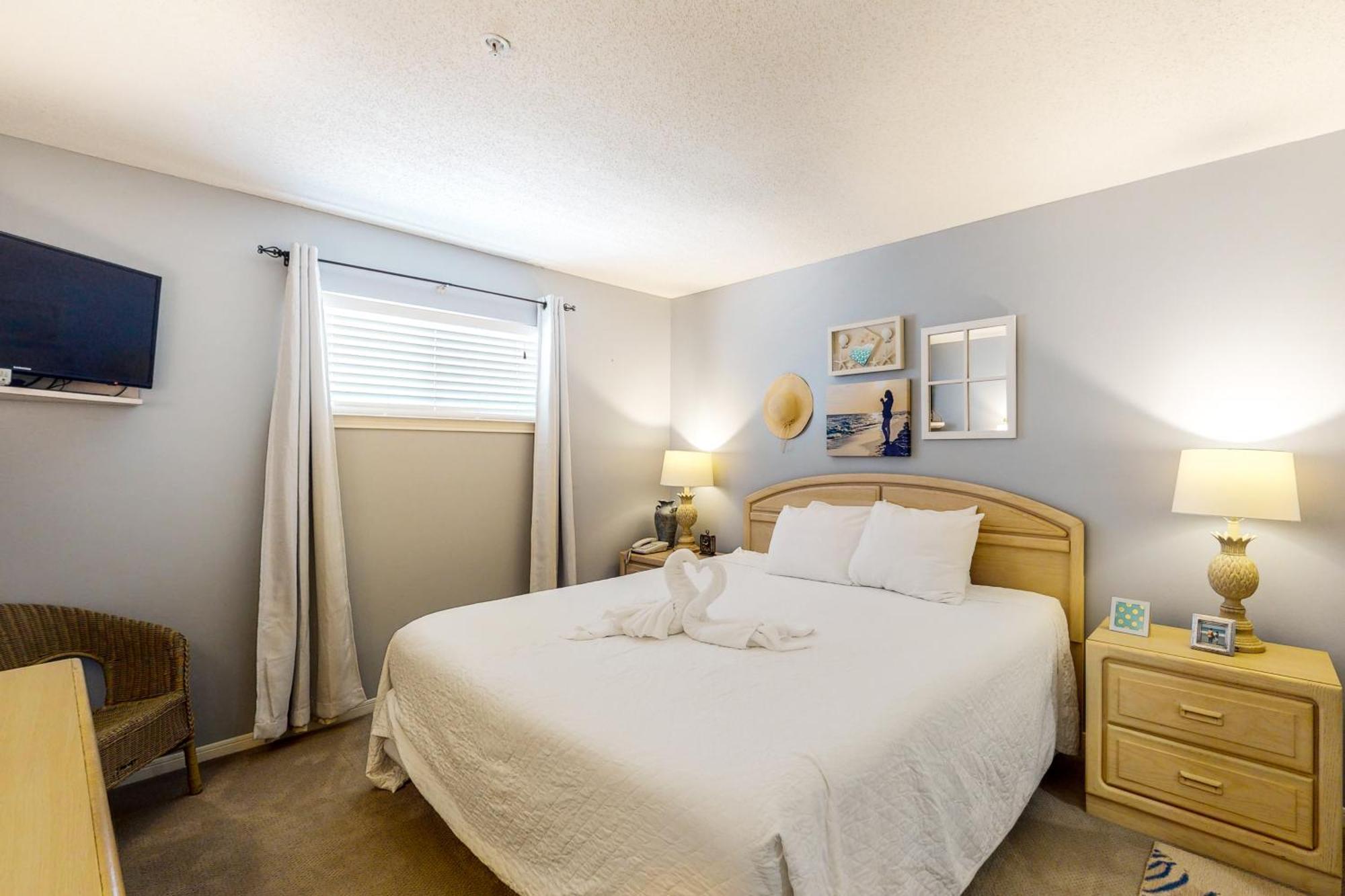 Crystal Sands II Destin Room photo