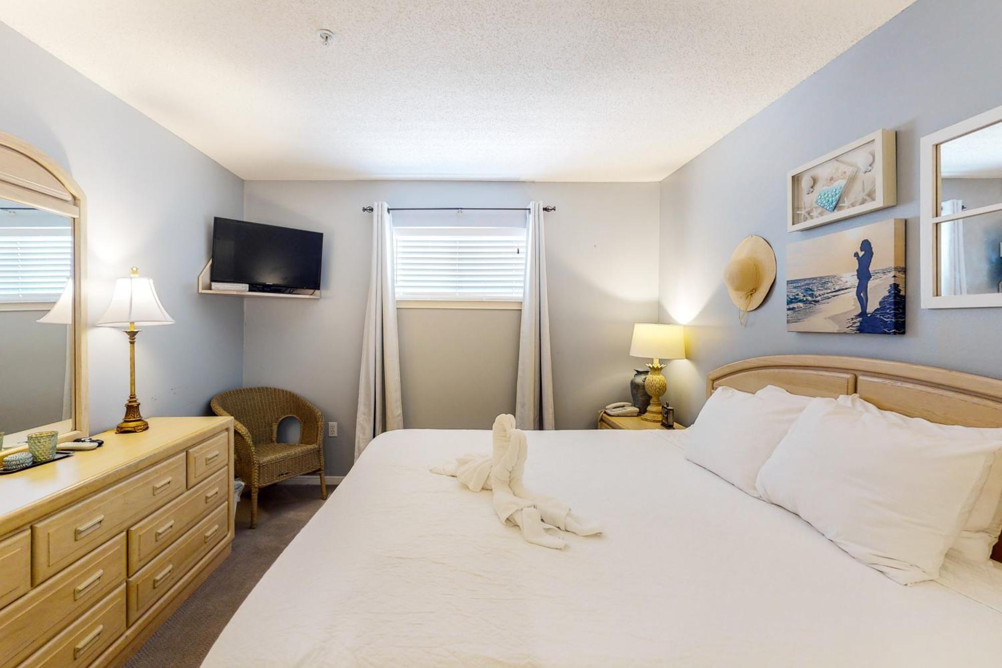 Crystal Sands II Destin Room photo